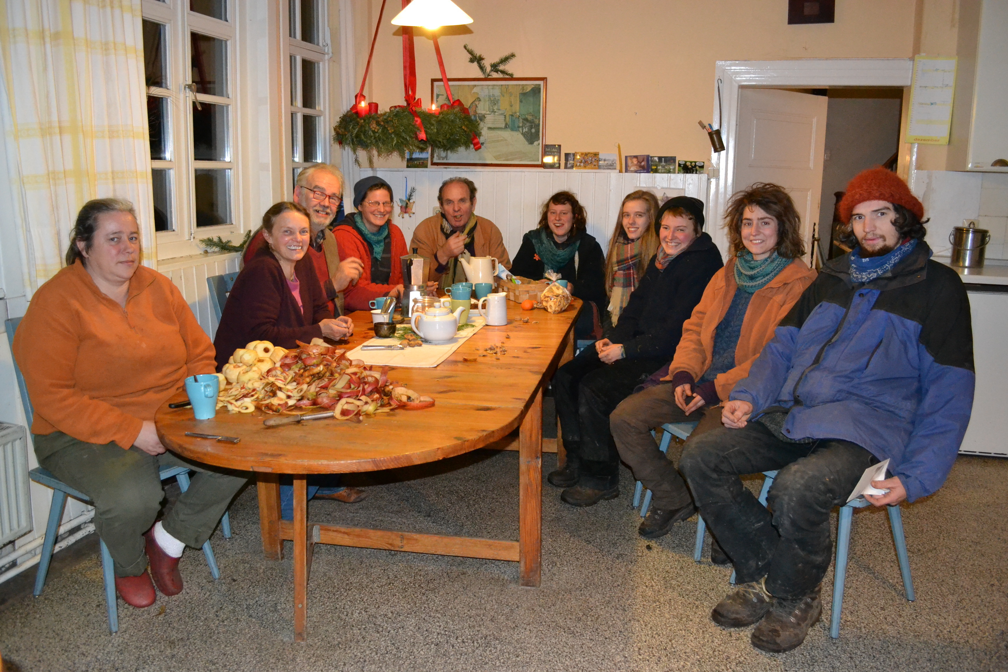 Beisammensein in der Vorweihnachtszeit (v. li.): Silvia Schendel, Christina von Hörsten, Hubertus von Hörsten, Ines Pastorino, Clemens von Schwanenflügel, Lisa Kreis, Nicole Kniffke, Mira Karsten, Anna Zinniker und Vincent Strüfing