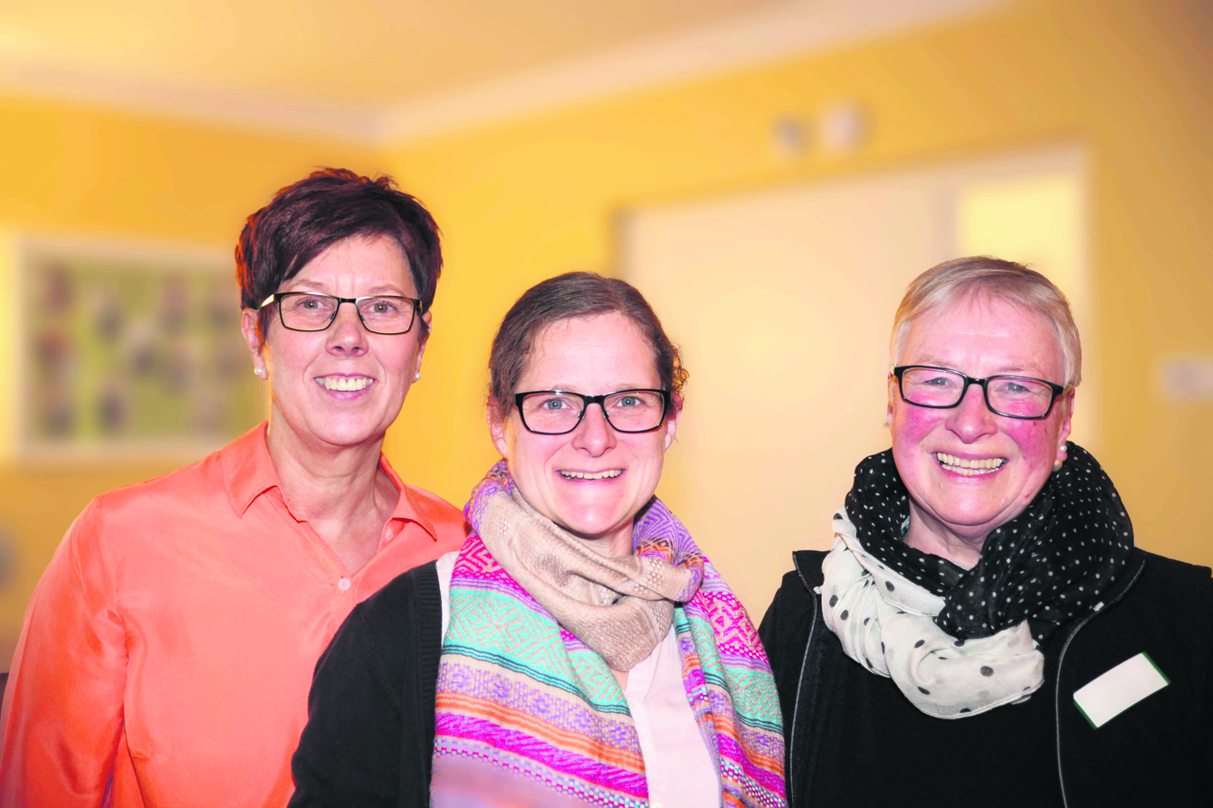 Begrüßung der Referentin (v. li.): Martina Mackenstein, Kathrin Benecke und Elsabe Rolle
