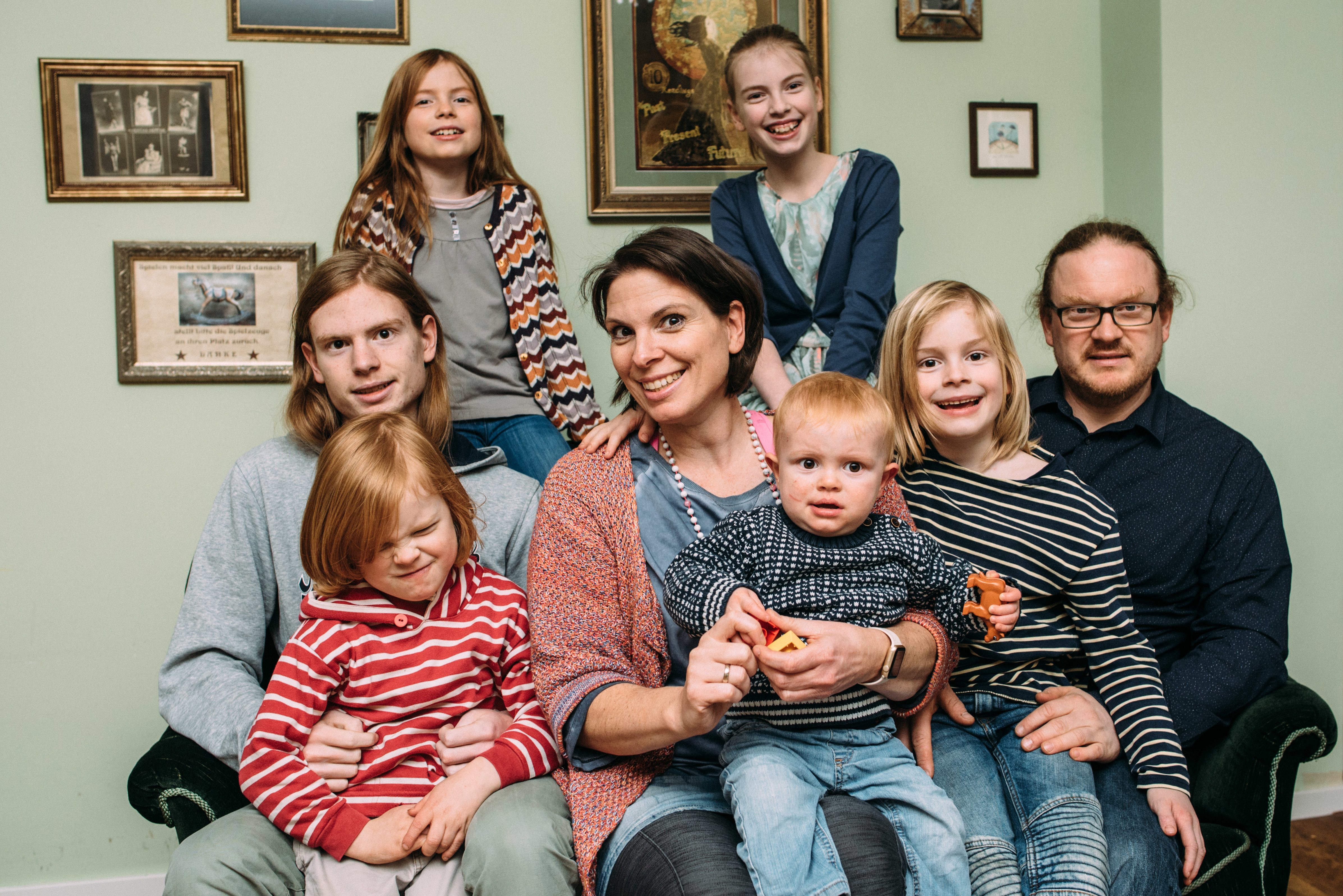 Weihnachtsstress und Perfektionswahn? Nicht bei Alexandra de Jong, Ehemann Michael und ihrer wilden Bande
