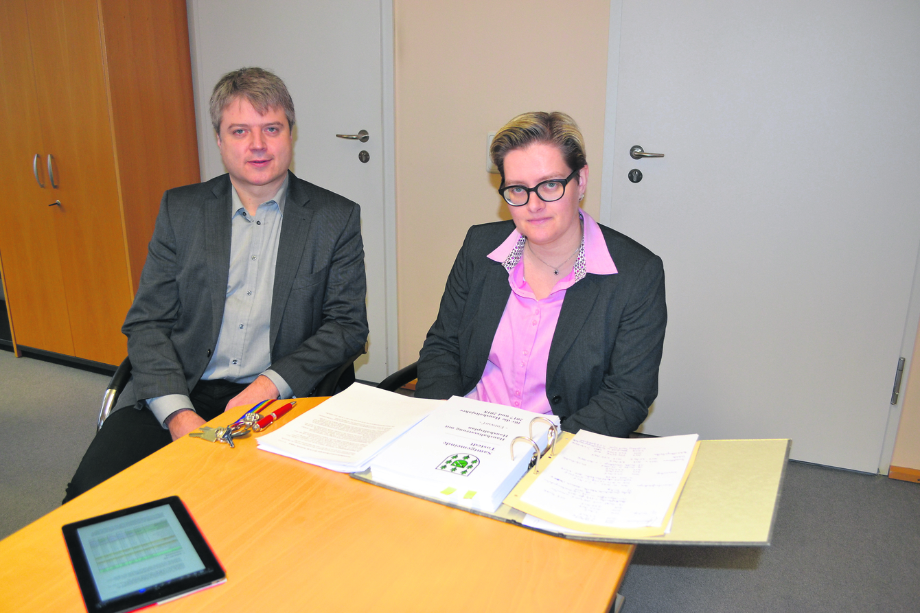 Tostedts Gemeindedirektor Dr. Peter Dörsam und Kämmerin Simone Sepp stellten den Haushalt der Gemeinde Tostedt im WOCHENBLATT-Gespräch vor