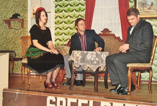 Vor einigen Jahren: Szene aus "Die Zwangseinquartierung" mit (v. li.) Sabrina Raap, Stefan Raap und Olaf Möller