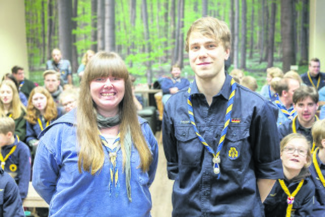 Stammesführer Phillipp Bergmann mit seiner Stellvertreterin Lajescha Holthusen | Foto: Niklas Krüger