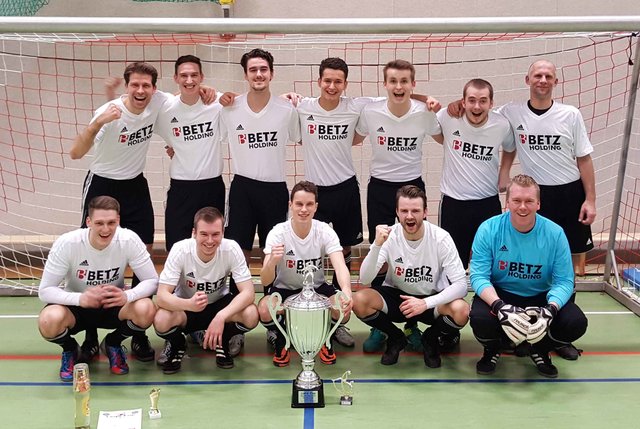 Das Team Betz Holding sicherte sich den Stadtmeistertitel beim Turnier der Buchholzer Firmenmannschaften | Foto: Malte Koller