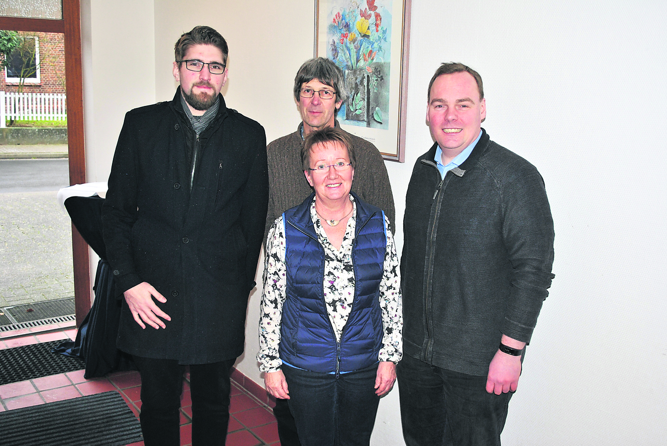 Begrüßung der Gäste: Ortsvorsteherin Christel Goes mit (v. li.) Michael Höchst (AWO), Hermann Jobmann (Realverband) und Bürgermeister André Wiese