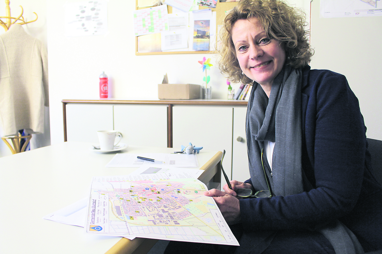 Hat mit dem LGLN einen Stadtplan für
Flüchtlinge entworfen: Flüchtlingskoordinatorin Bettina Ghane