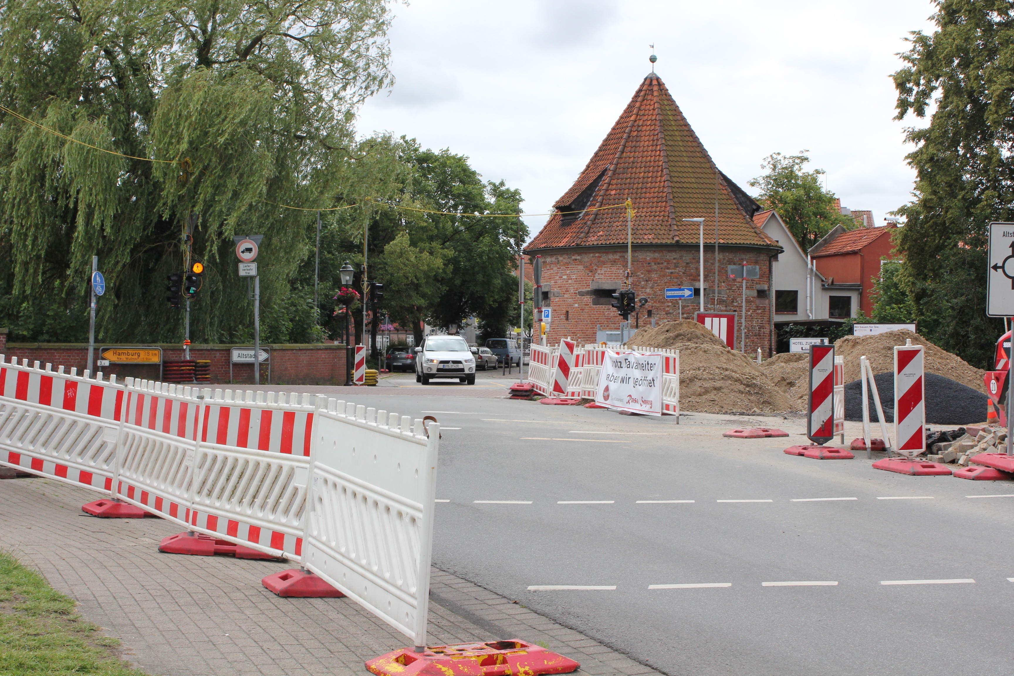 Die Kreisel-Baustelle sorgte in Buxtehude monatelang für Staus