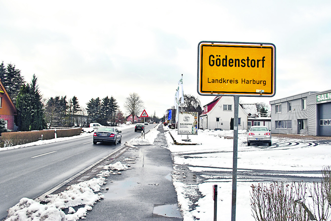 Noch fließt der Verkehr hier reibungslos: die Ortsdurchfahrt von Gödenstorf entlang der L216