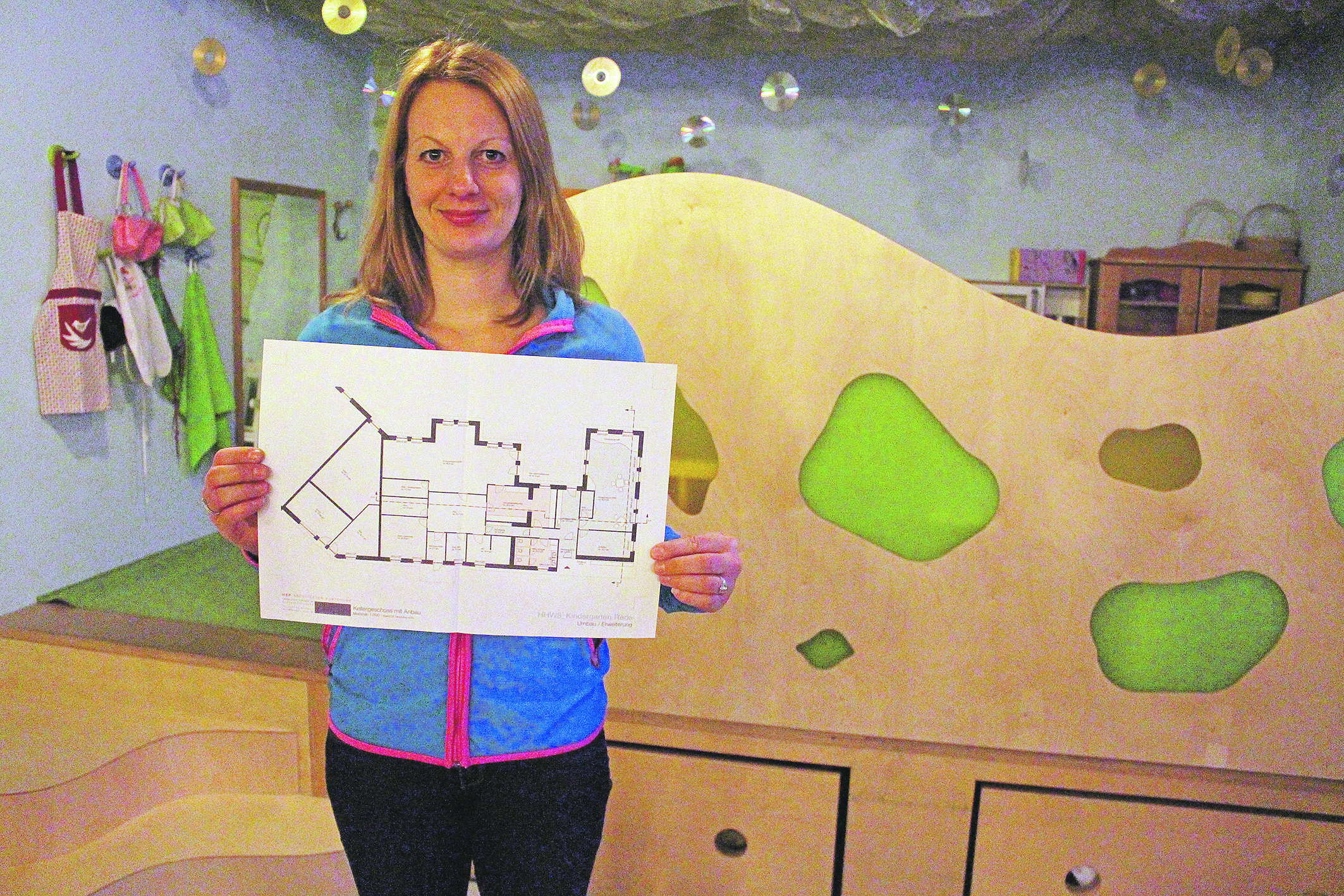 „Wir haben einen Entwurf auf eigene Kosten erstellen lassen“: Vorstandsmitglied Wiebke Kummer mit dem Plan des Architekten