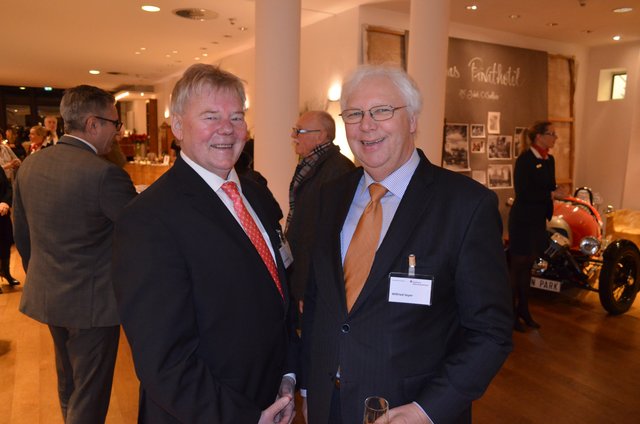 Udo Heitmann (Bürgermeister aus Jesteburg) und Wilfried Seyer (Geschäftsführer der WLH)
