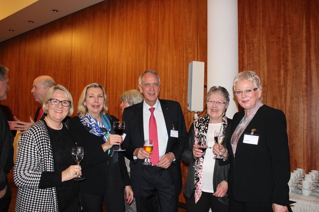 v.li: Arnhild Biesenbach, Beate und Jürgen Badur, Christel Lemm und Astrid Bade