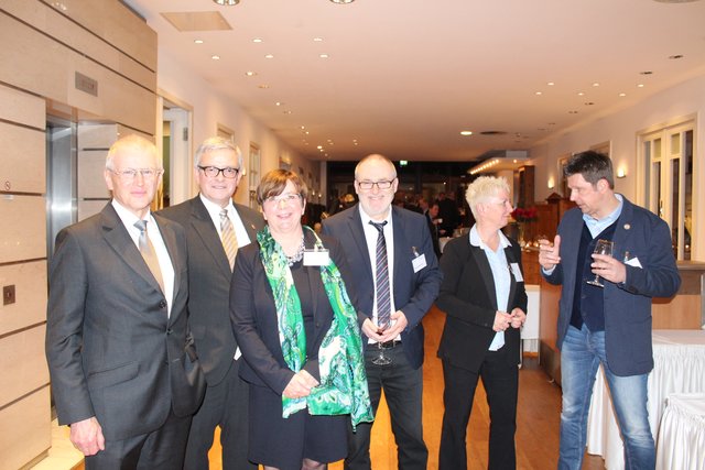 v. li.: Rolf-Jürgen Lützow, Michael und Monika Roesberg, Heike Vollmers