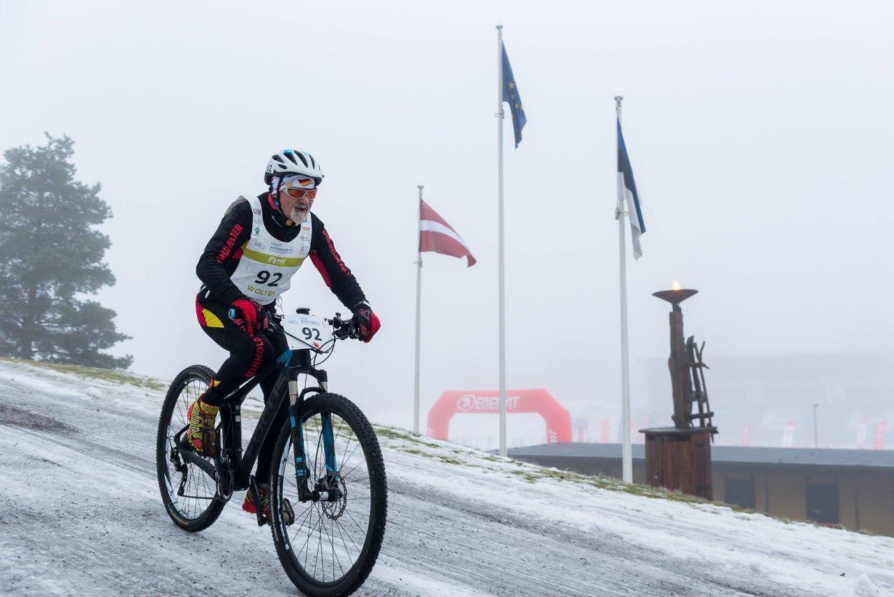 Mit 80 Jahren Europameister im Wintertriathlon: Reinhold Wolter aus Brackel
