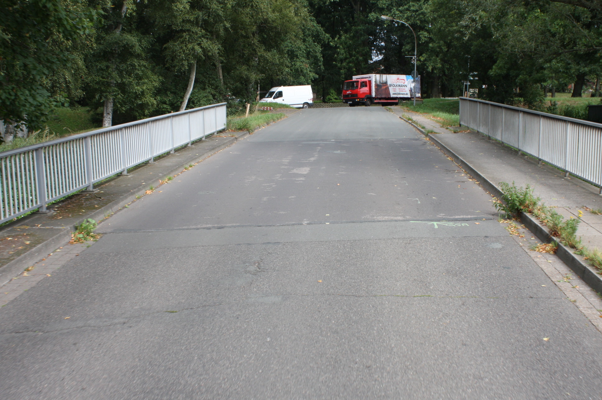 Pfusch beim Bau? Die Brücke am Ortseingang von Hörsten weist schwerste Schäden auf