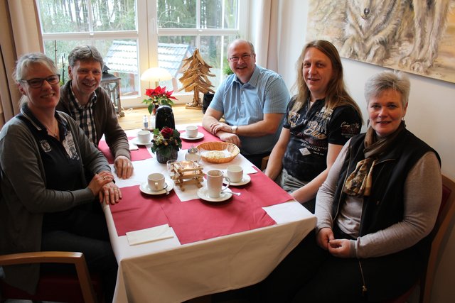 Die Stimmung war bestens (v.li.): Sabine und Hartmut Stehr, Martin Piotrowski, Volker Lorenzen und Angela Piotrowski