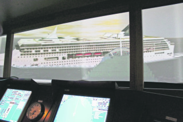 Klappt das? Das Kreuzfahrtschiff fahrt genau in die Fahrrinne - aber es gibt keinen Zusammenstoß
