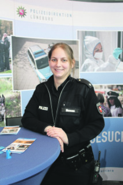 "Polizist ist ein vielfältiger Beruf, bei dem es nielangweilig wird", sagt Linda Mossau