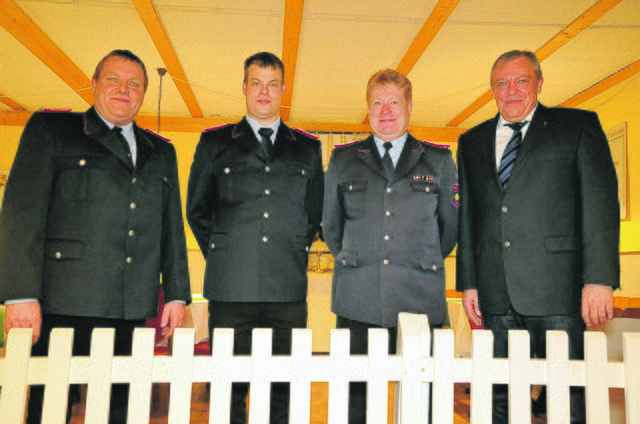 Gratulation zur Beförderung (v. li.): Michael Stutzer, Sven Maack, Jörn Petersen und Hermann Pott