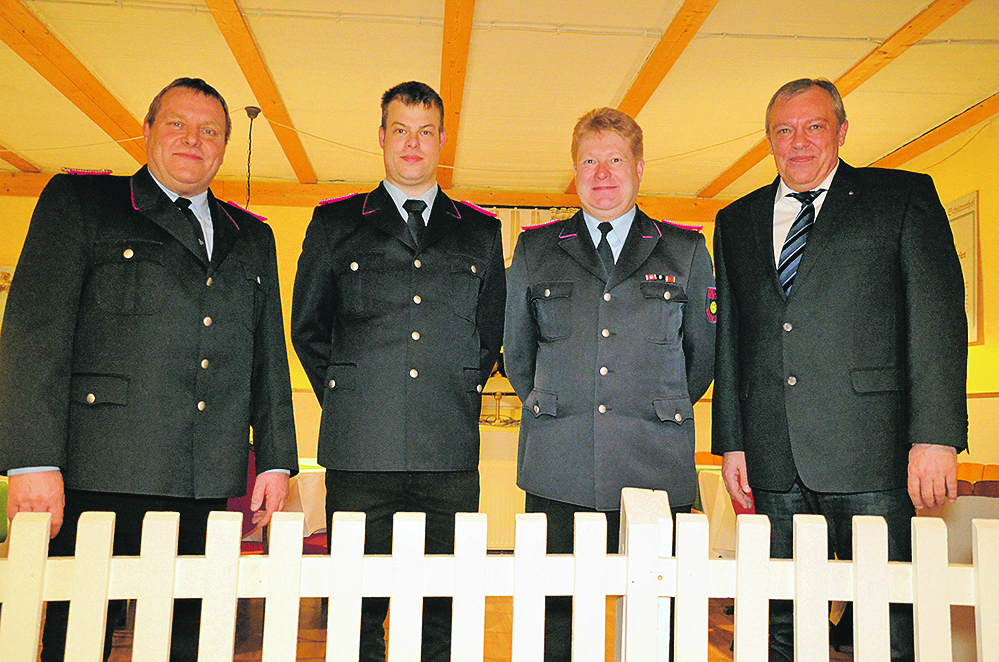 Gratulation zur Beförderung (v. li.): Michael Stutzer, Sven Maack, Jörn Petersen und Hermann Pott