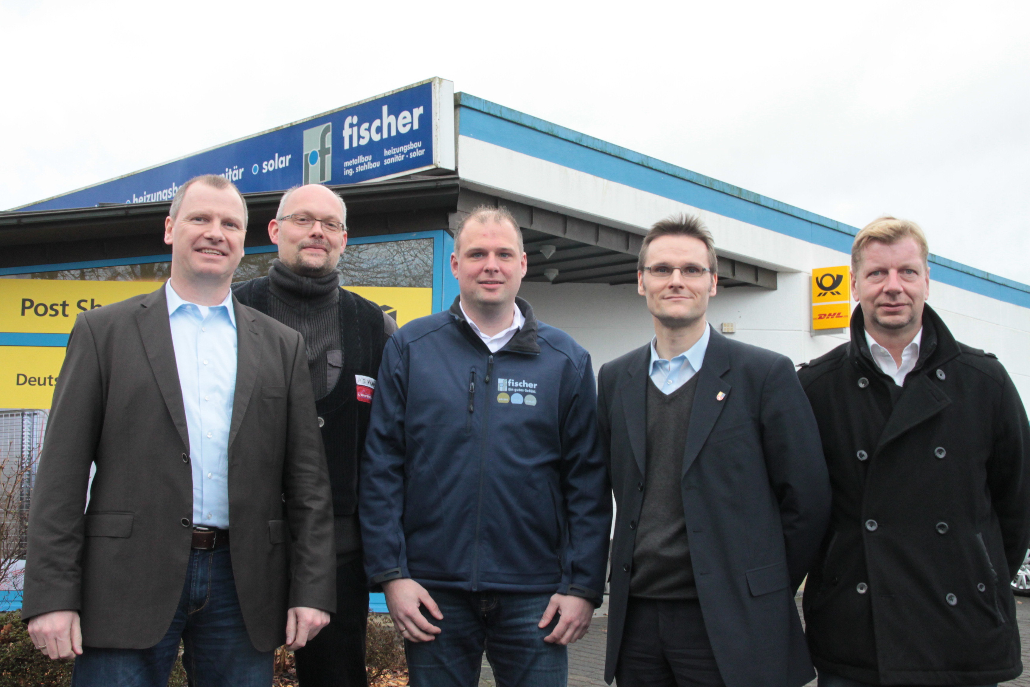 Freuen sich auf viele Gäste am Aktionstag der Firma Fischer (v. li.): Inhaber Heiko Fischer, Dachdeckermeister Torsten Wolper, Niederlassungsleiter Falko Wiebusch, Vertriebsleiter Udo Feindt und Energieberater Maik Wiebusch