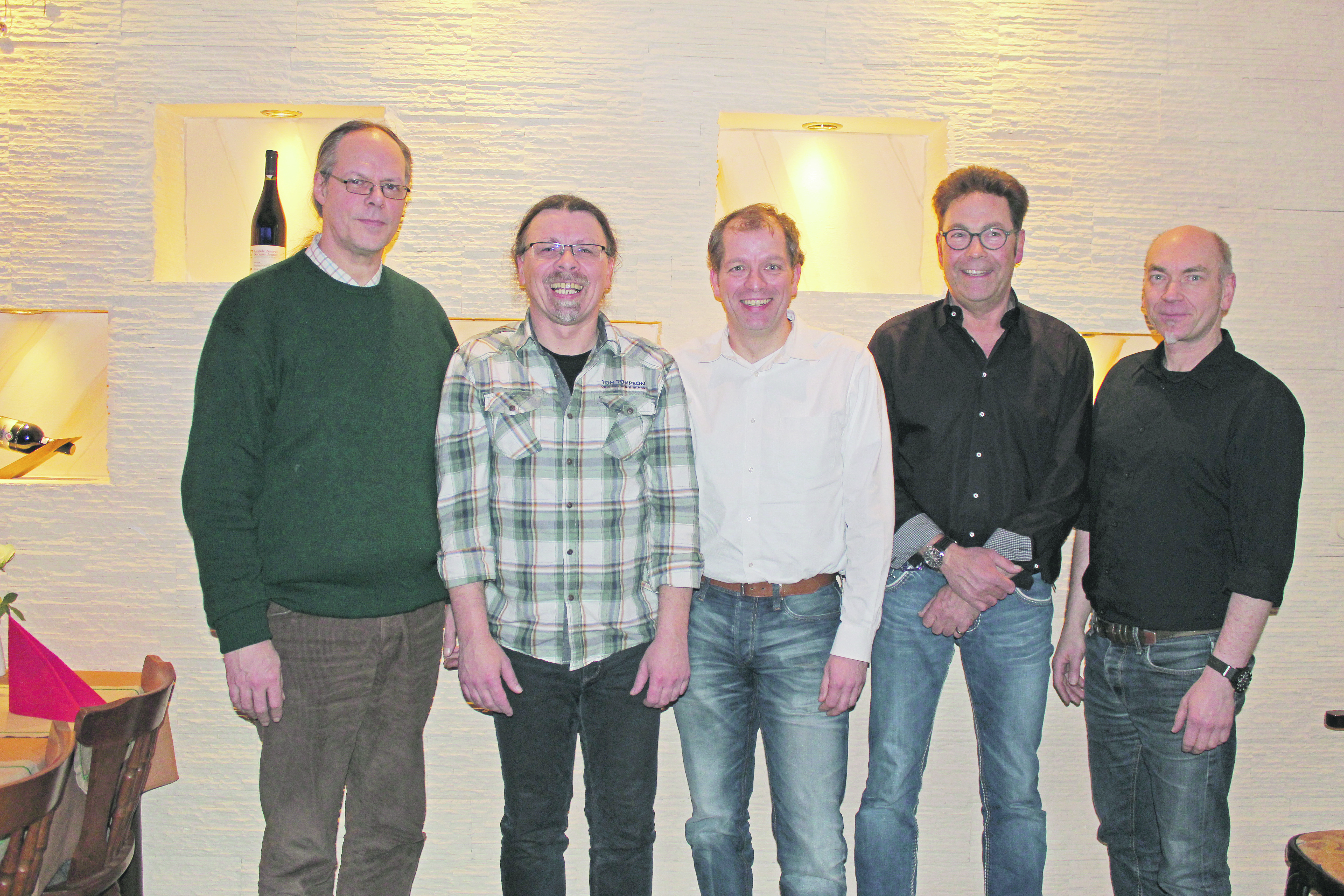 Der neue Vorstand: (v. li.) Jens Liebelt (Vorsitzender), Frank Wolfraum (zweiter Vorsitzender), Klaus Jassmann (Schatzmeister), Jens Bodendiek (Schriftführer) und Ulrich Seidel (dritter Vorsitzender)