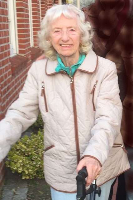 Wer hat die alte Dame am Donnerstag der vergangenen Woche gesehen? | Foto: Polizei