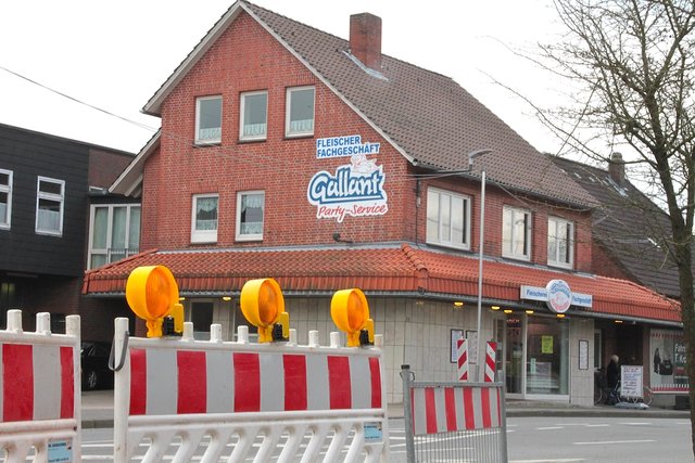 In Kürze zieht die Straßenbaustelle an der Ladentür der Fleischerei Gallant vorbei