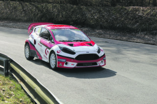 Der Ford Fiesta ST mit 580 PS auf dem Estering. Andreas Steffen will bei allen EM-Läufen in der Klasse der Supercars starten | Foto: tk