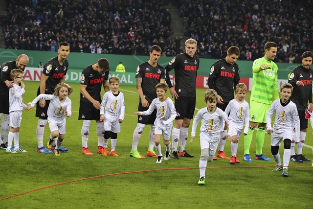 07.02.2017, Hamburg, Hamburger Sv vs. 1.FC Köln© Thorsten Baering Thielickestieg 1, 20459 Hamburg, Tel. +49 40 435160, Mobil +49 171 78 48 908, foto@baering.de, www.baering.deHypovereinsbank Hamburg, IBAN DE22200300000002602175, Finanzamt Hamburg Mitte, Steuernummer 48/010/00369 Steuer ID: DE118289524