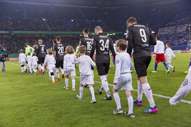 07.02.2017, Hamburg, Hamburger Sv vs. 1.FC Köln© Thorsten Baering Thielickestieg 1, 20459 Hamburg, Tel. +49 40 435160, Mobil +49 171 78 48 908, foto@baering.de, www.baering.deHypovereinsbank Hamburg, IBAN DE22200300000002602175, Finanzamt Hamburg Mitte, Steuernummer 48/010/00369 Steuer ID: DE118289524