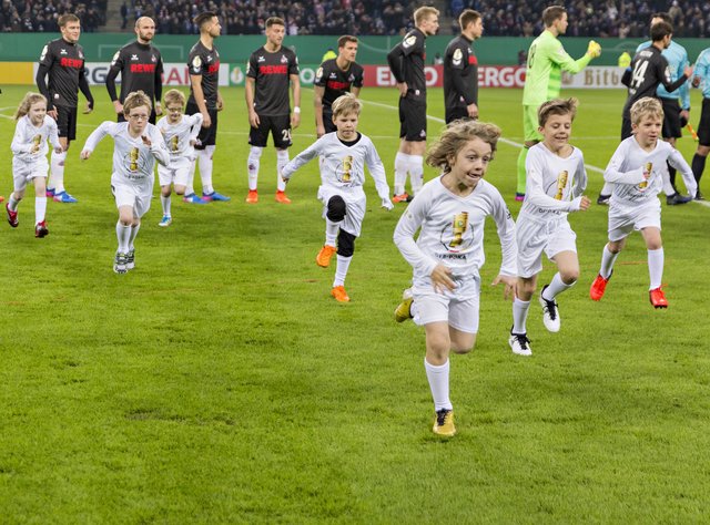07.02.2017, Hamburg, Hamburger Sv vs. 1.FC Köln© Thorsten Baering Thielickestieg 1, 20459 Hamburg, Tel. +49 40 435160, Mobil +49 171 78 48 908, foto@baering.de, www.baering.deHypovereinsbank Hamburg, IBAN DE22200300000002602175, Finanzamt Hamburg Mitte, Steuernummer 48/010/00369 Steuer ID: DE118289524