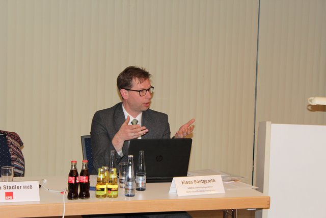 Klaus Söntgerath (LBEG) Diskutierte mit den Bürgern