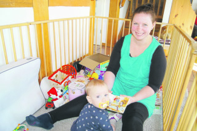 Anne Aschmann (hier mit Tochter Marit) möchte mittels
Crowdfunding einen Treffpunkt für Eltern mit Kindern einrichten