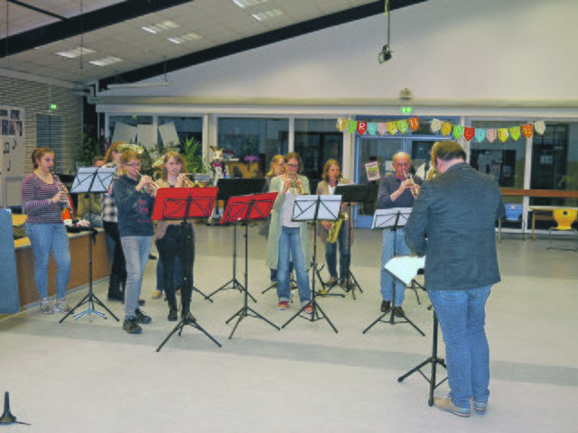 Die Streetband bei der Probe