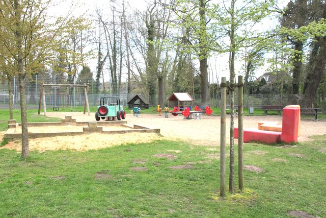 Die Stadt beut Sanitäranlagen für Gäste des Spielplatzes auf der Erleninsel