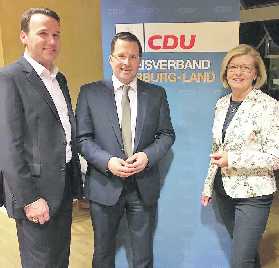 In einer Diskussionspause (v. li.): André Bock, Kai Seefried und Christiane Oertzen