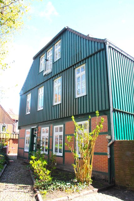 Das Wohnhaus mit Büros war früher Direktoren-Wohnung