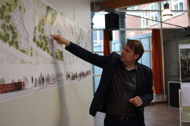 Jan Hübener erklärte die Einzelheiten in den Planskizzen