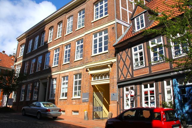 Die ehemalige Schule am Cosmaekirchhof