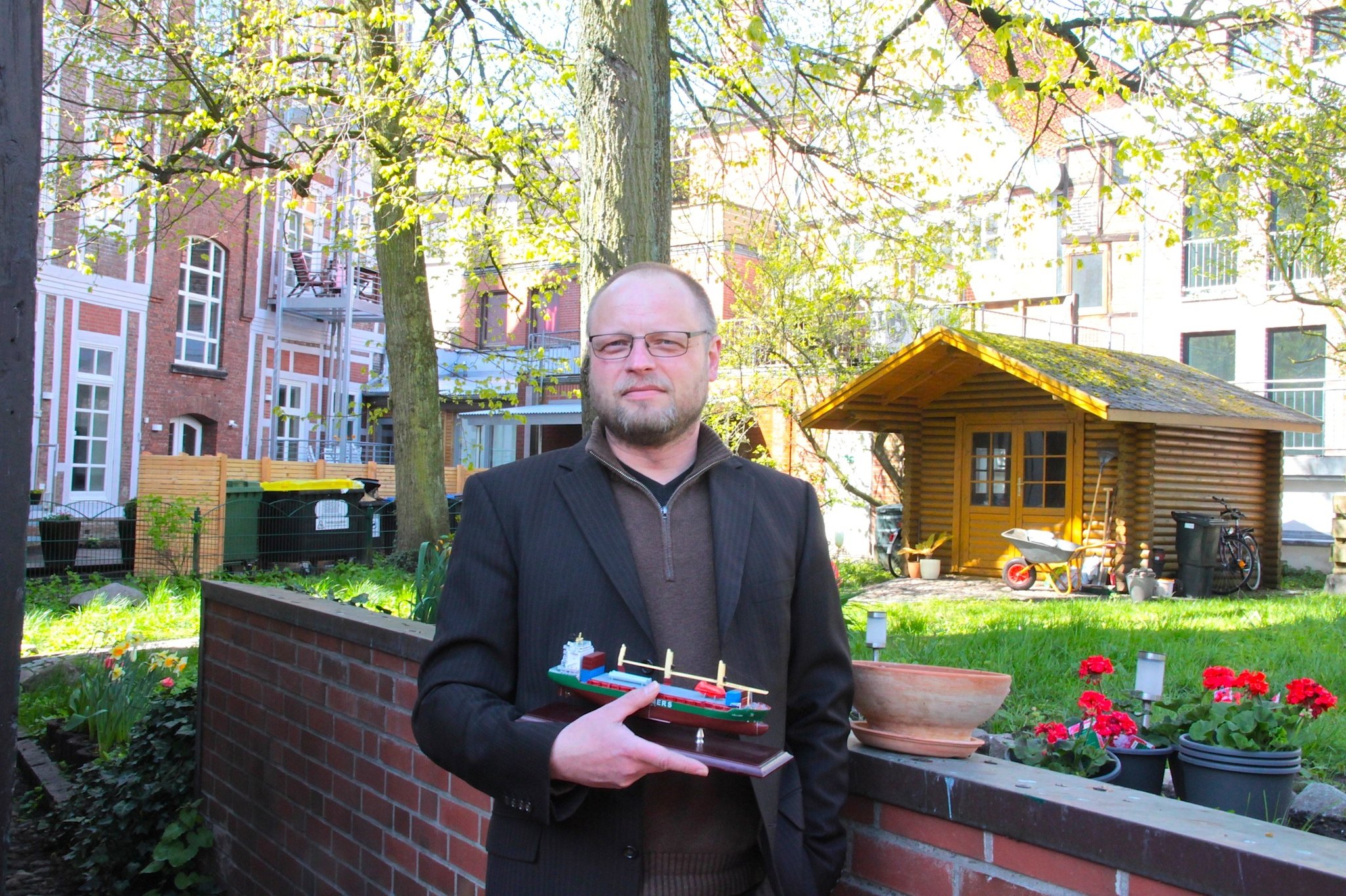 Schattige Oase unter alten Linden in Stade Stade