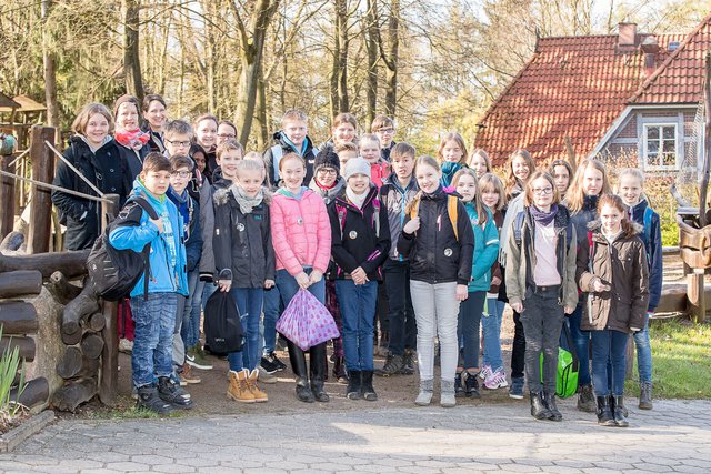 Zukunftstag im Wildpark: 35 Mädels und Jungs verbrachten einen interessanten Vormittag im Wildpark. Jährlich bewerben sich etwa 500 Schüler für einen Platz beim Zukunftstag | Foto: Wildpark/Thomas Ix
