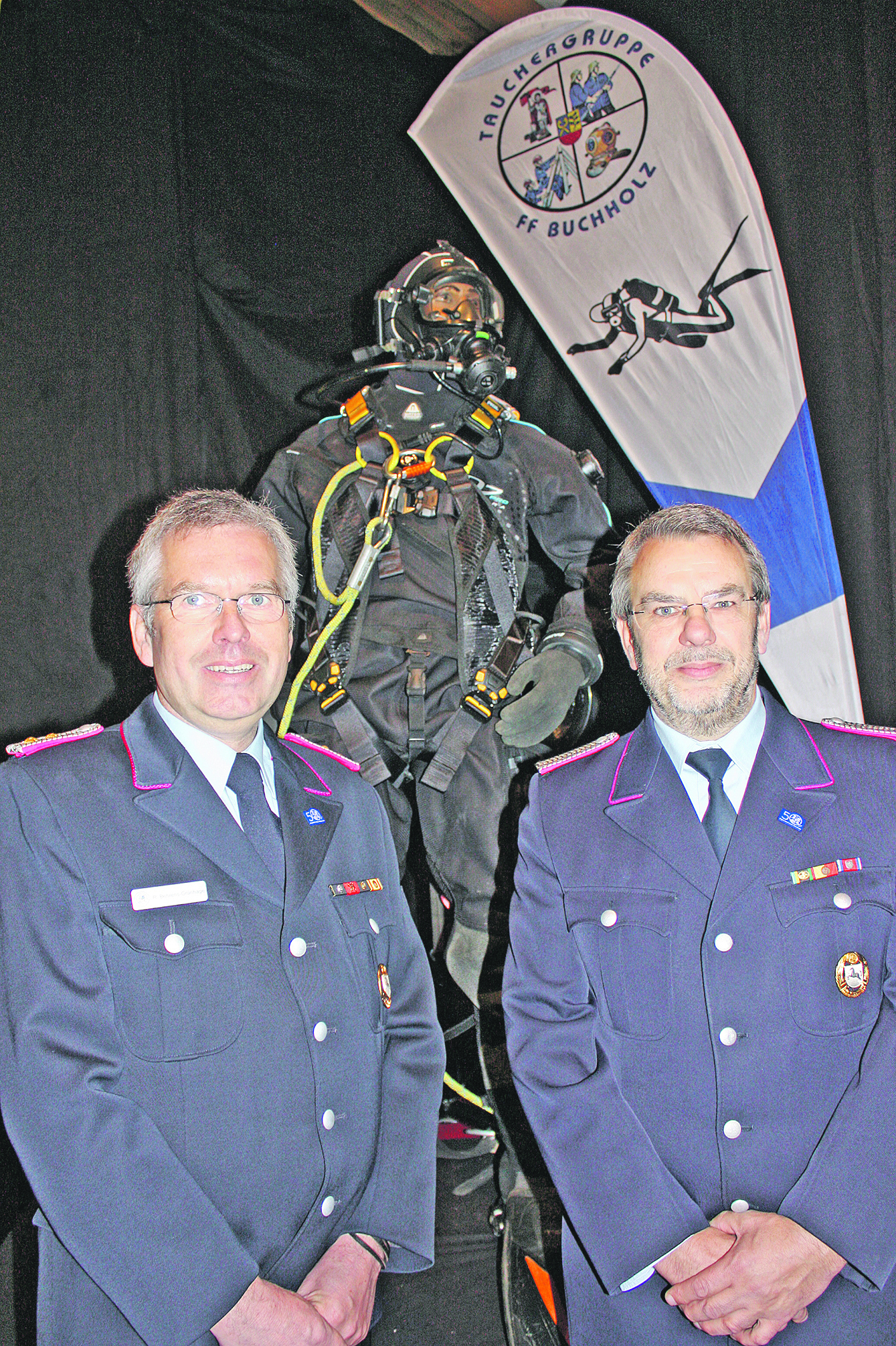 Stolz auf die Tauchergruppe: Ralf Behrens-Grünhage (li.) und Bernd Hauke