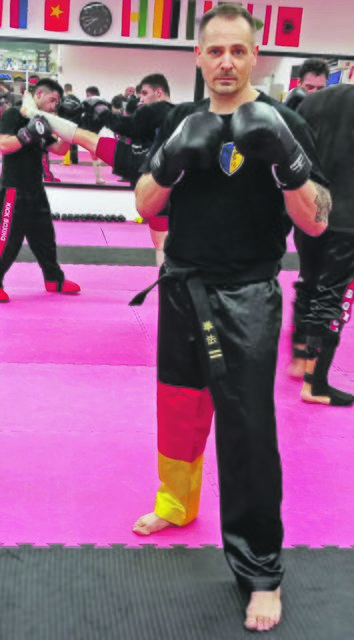 Kickboxer Jens Uhlmann in seinem Wettkampf-Outfit | Foto: privat