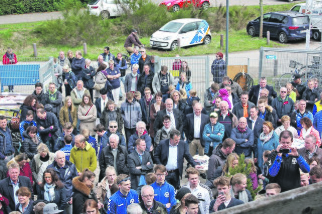 Volles Haus: Insgesamt rund 300 Gäste verfolgten die Einweihungsfeier am Holzweg