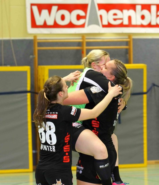 Großer Jubel nach dem 28:25-Heimsieg gegen die SG H2Ku Herrenberg