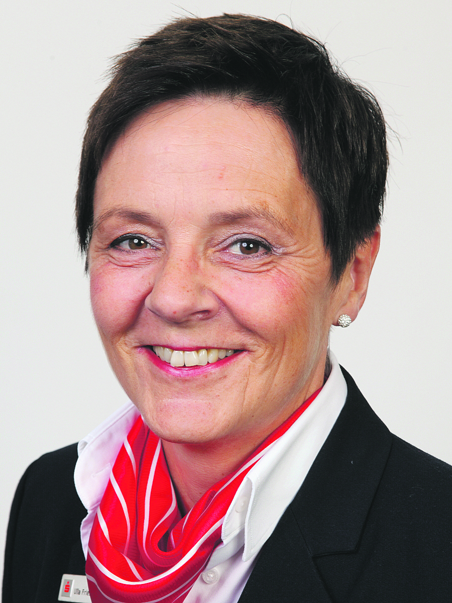 Ulla Friese, Filialleiterin der Sparkasse Harburg-Buxtehude in Buxtehude am Torfweg