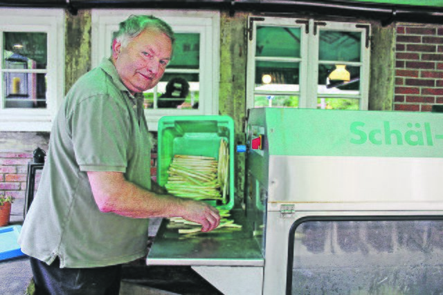 Achim Peters, Inhaber des Brookhoff, hat '89 mit dem Spargelanbau begonnen