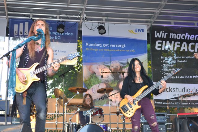 Die Band Ulrich Ellison &amp; The Tribe begeisterte am Freitagabend
