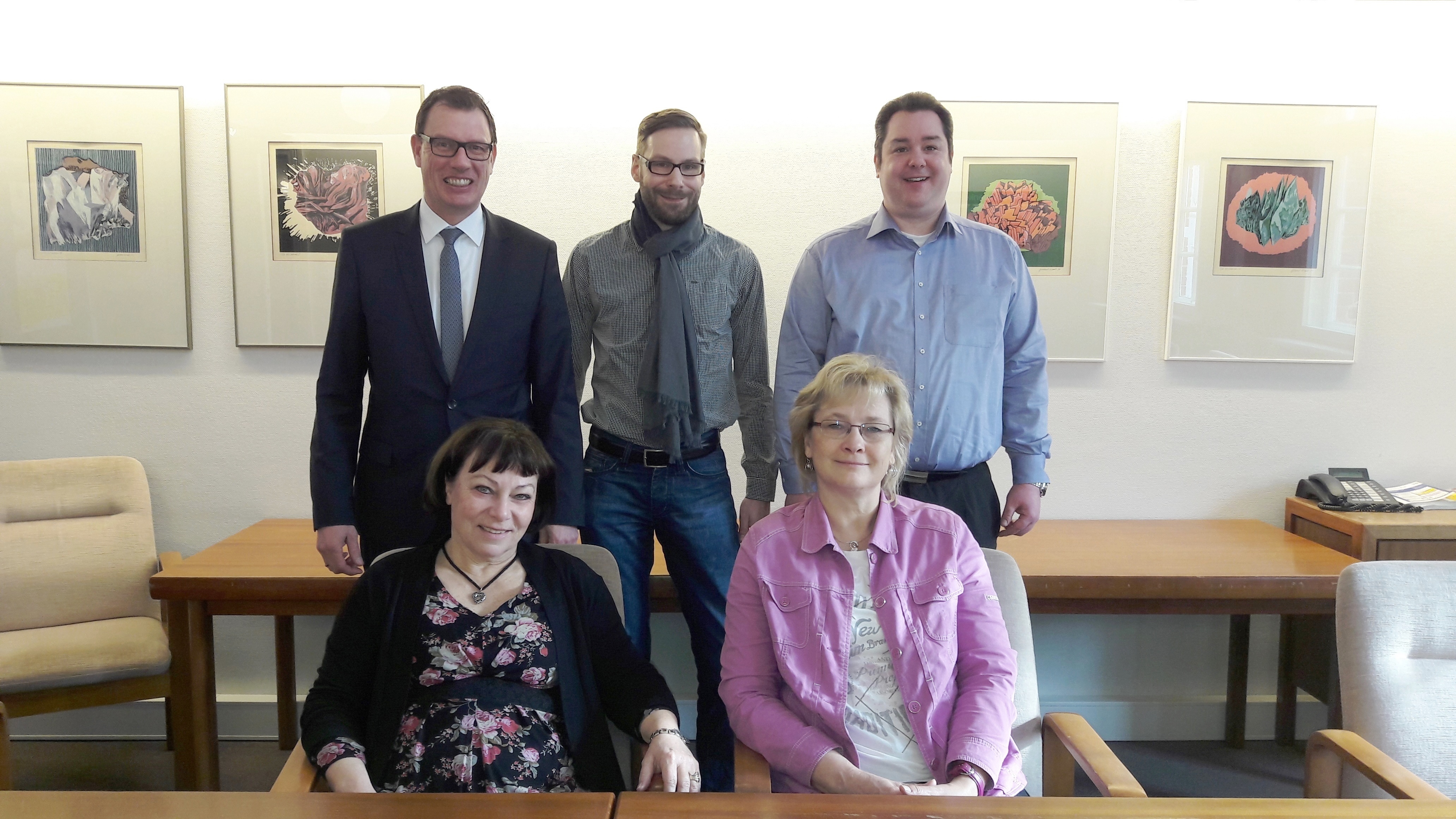 Sind im Arbeitskreis Steuern, Recht und Finanzen aktiv: Glen Streckwaldt (v. li.), Beate Hoffmann, Sven Hebling, Vorstandsmitglied Andrea Werner und Andreas Jensch