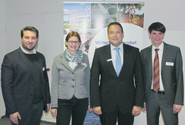 „Gesunde Mitarbeiter sind ein zentraler Faktor für ein gesundes Unternehmen“, dieser Überzeugung sind Justus Olesch (v. li.), Kirstin Borgwardt, Andreas Steinke und Alexander Stark | Foto: Landkreis Harburg