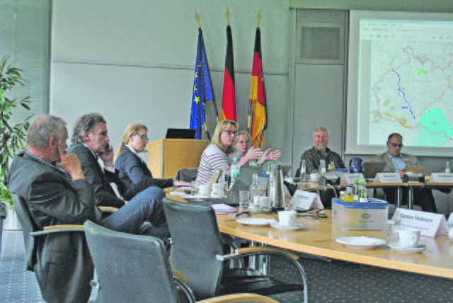 "Das Land muss zu der Problematik Farbe bekennen", forderte Ausschussmitglied Andrea Röhrs (Mi., CDU)